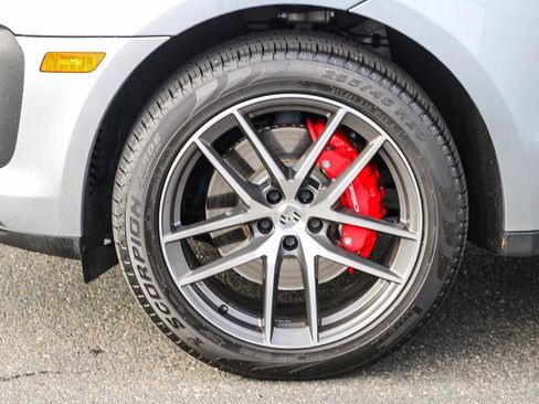 Used 2023 Porsche Macan S image 9