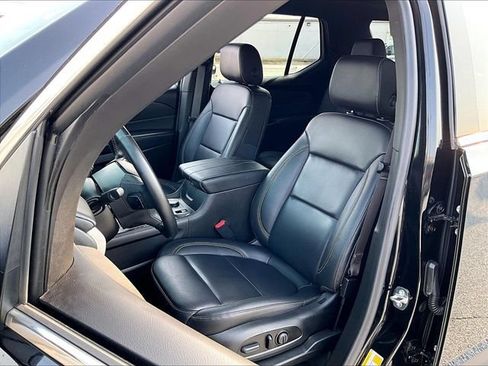 Used 2023 Chevrolet Traverse LT w/ LT Premium Package AWD/4WD image 10