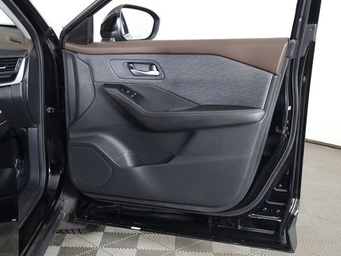 Used 2023 Nissan Rogue SV FWD image 21