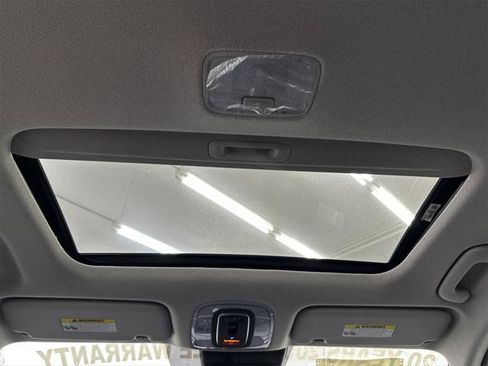 New 2025 Hyundai Elantra Limited image 21