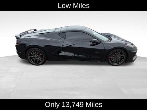 Used 2023 Chevrolet Corvette Stingray Premium Cpe w/ Z51 Performance Package RWD image 2