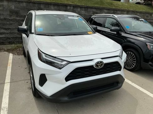 Used 2025 Toyota RAV4 LE FWD image 5