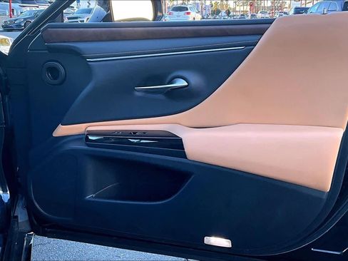 Used 2024 Lexus ES 300h w/ Premium Package image 23