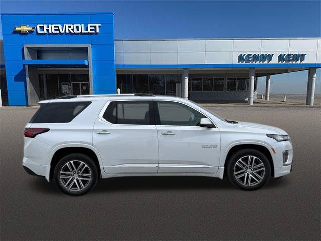 Used 2023 Chevrolet Traverse High Country FWD image 3