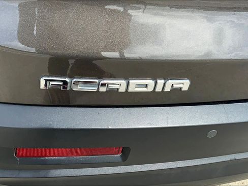 Used 2019 GMC Acadia SLT w/ Black Edition image 10