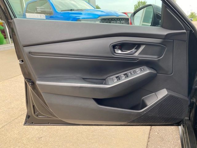 Used 2023 Honda Accord EX image 10