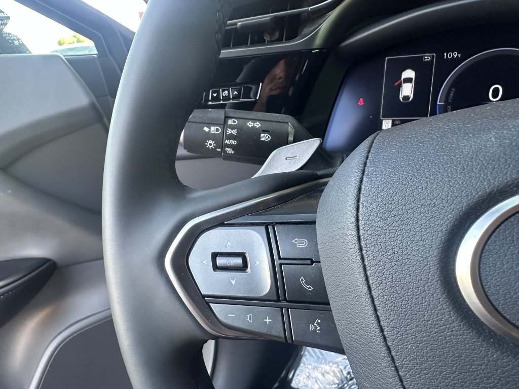 Used 2024 Lexus RZ 450e Premium AWD/4WD image 31