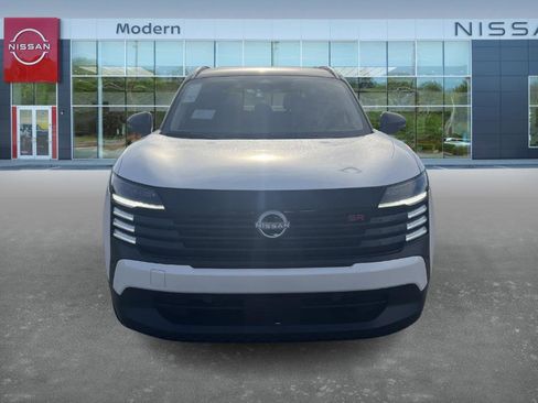 New 2026 Nissan Kicks SR image 2