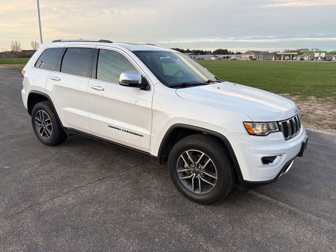 Used 2020 Jeep Grand Cherokee Limited AWD/4WD image 2
