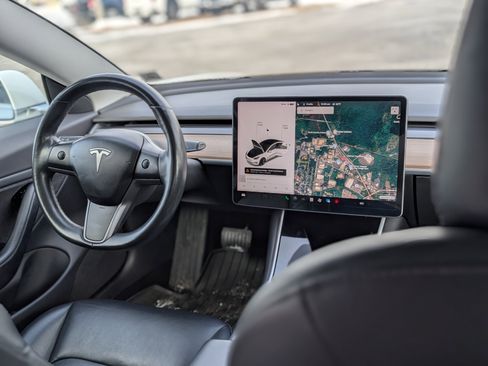 Used 2018 Tesla Model 3 Long Range image 15