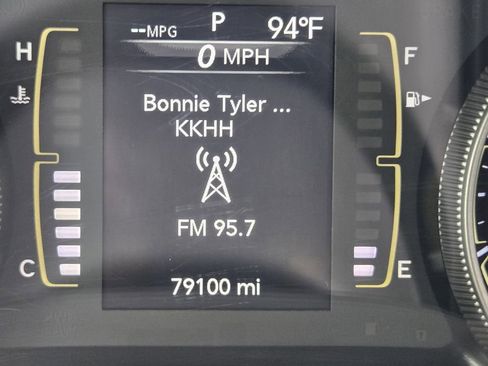 Used 2020 Jeep Cherokee Latitude Plus image 19