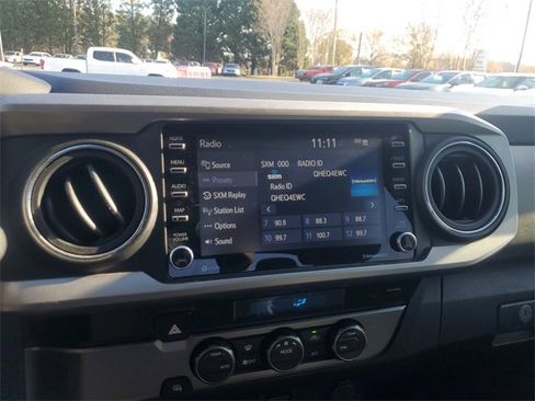 Used 2022 Toyota Tacoma 2WD Double Cab image 19