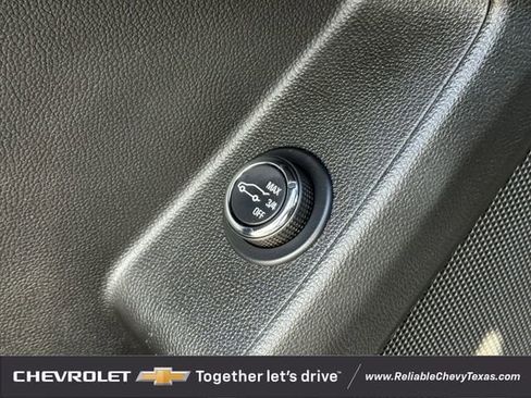 Used 2023 Chevrolet Traverse LT FWD image 28
