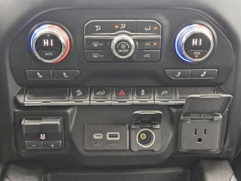 Used 2022 GMC Sierra 1500 Elevation w/ Preferred Package image 22