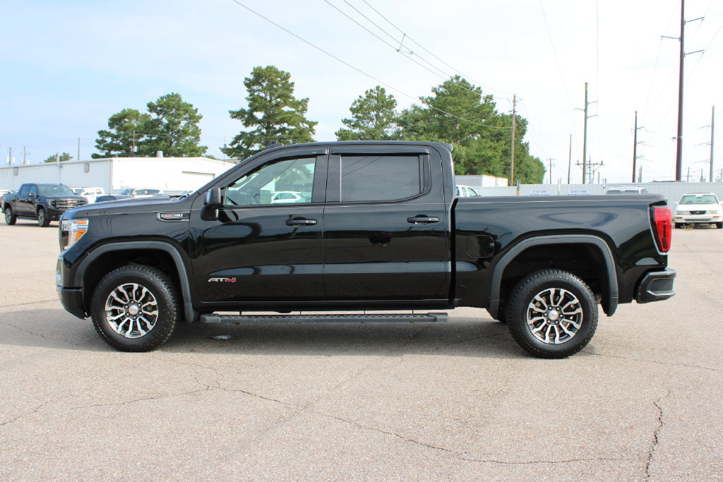 Used 2022 GMC Sierra 1500 AT4 w/ AT4 Premium Package AWD/4WD image 3