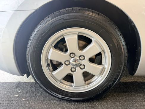 Used 2007 Toyota Prius w/ Pkg 2 FWD image 14