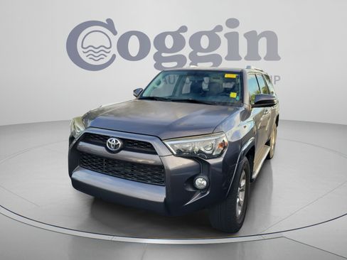 Used 2017 Toyota 4Runner SR5 RWD image 2