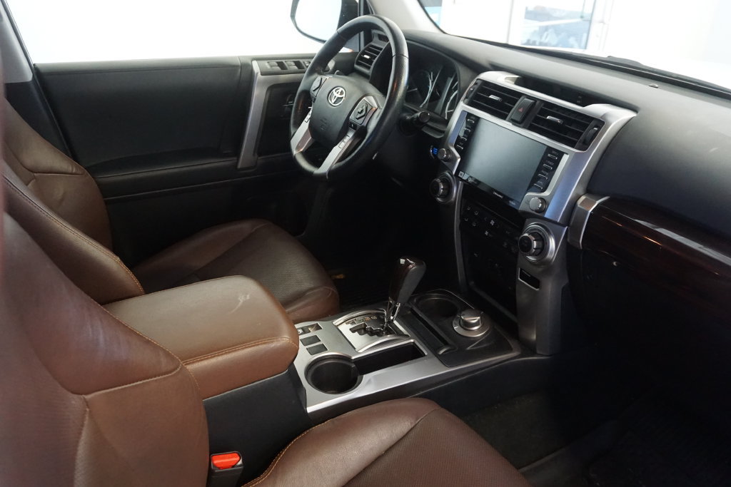 Used 2023 Toyota 4Runner Limited AWD/4WD image 26