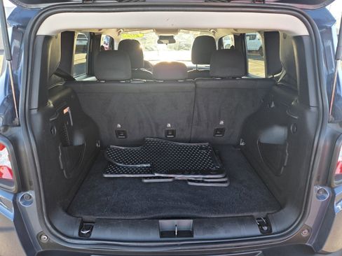 Used 2023 Jeep Renegade Latitude image 13