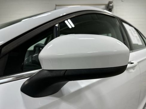 Used 2020 Ford Fusion SE FWD image 12