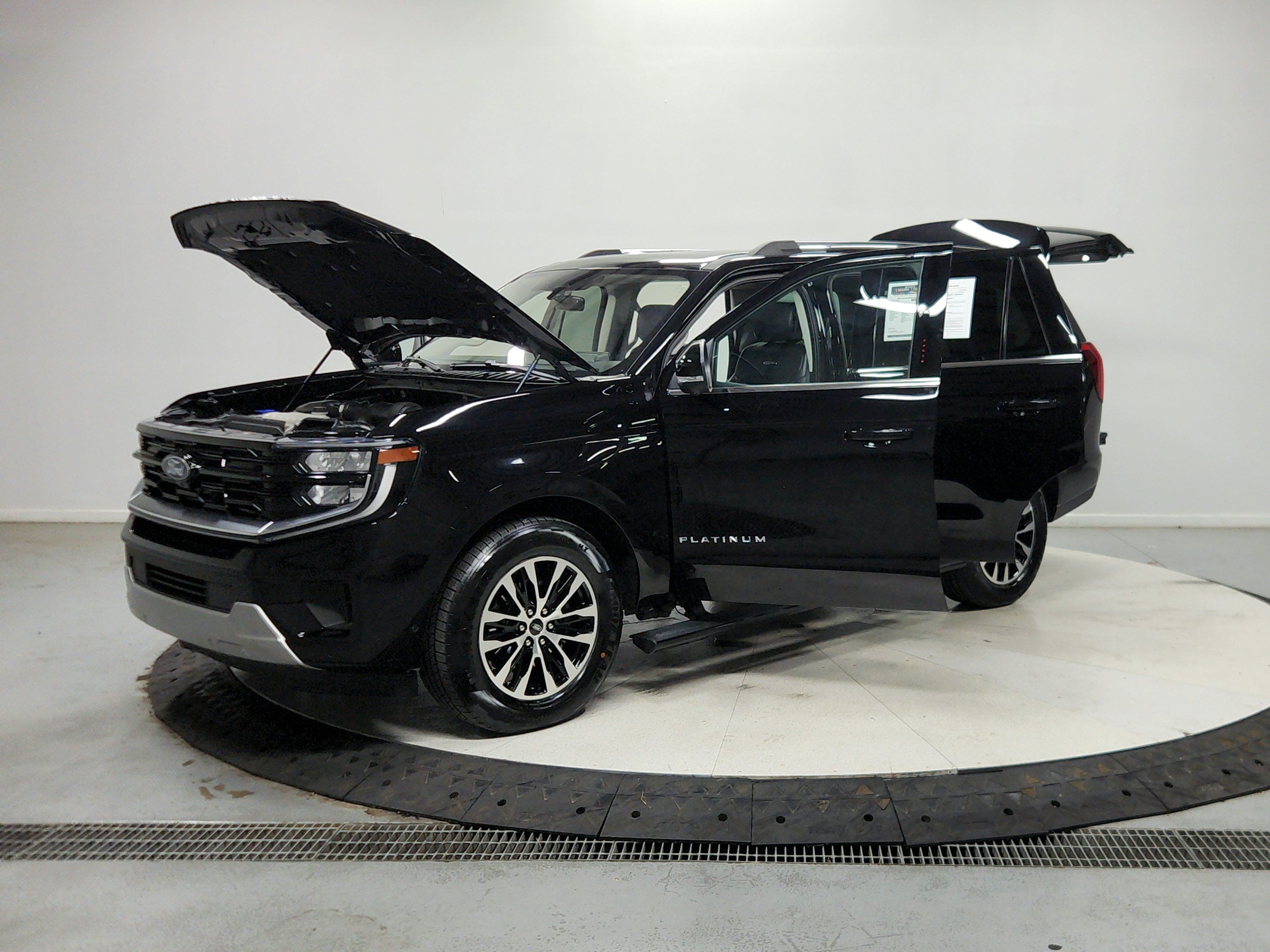 Used 2025 Ford Expedition Platinum AWD/4WD image 12