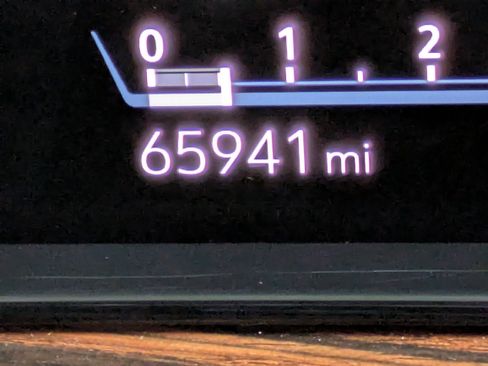 Used 2021 Cadillac Escalade Premium Luxury w/ Driver Assist Tech Package image 24