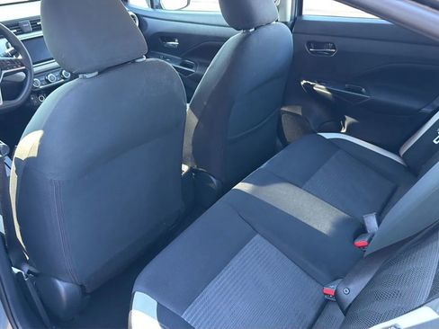 Used 2021 Nissan Versa SV image 10