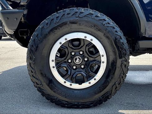 Used 2021 Ford Bronco Badlands w/ Sasquatch Package AWD/4WD image 8