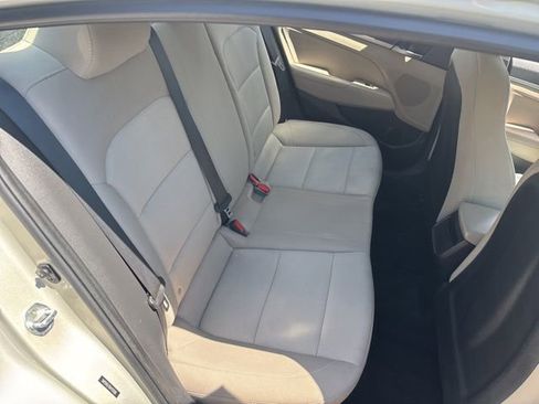 Used 2017 Hyundai Elantra SE FWD image 5