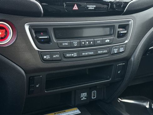 Used 2022 Honda Pilot TrailSport image 24