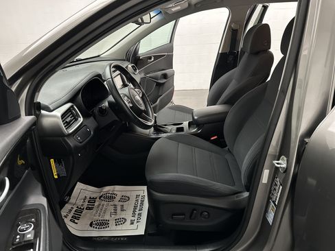 Used 2017 Kia Sorento FWD w/ LX Convenience Package image 15