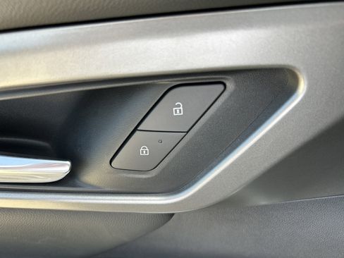 New 2026 Chevrolet Traverse LT w/ Sun and Wheel Package image 16