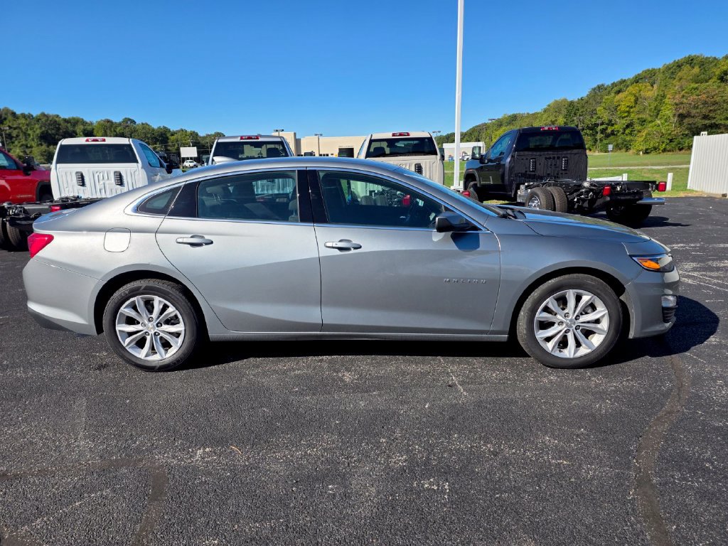 Used 2025 Chevrolet Malibu LT FWD image 9