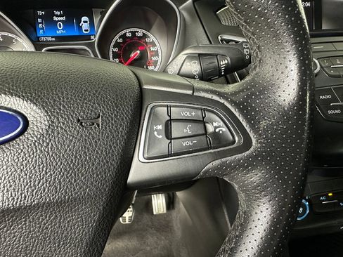 Used 2017 Ford Focus ST FWD image 12