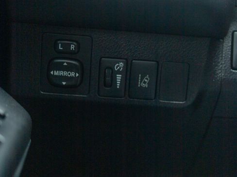 Used 2018 Toyota RAV4 XLE image 25