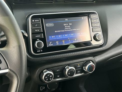 Used 2021 Nissan Kicks S image 22