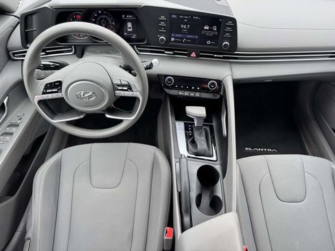 Used 2023 Hyundai Elantra SEL w/ Cargo Package FWD image 13