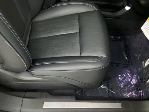 Used 2024 Cadillac Lyriq Sport RWD image 41