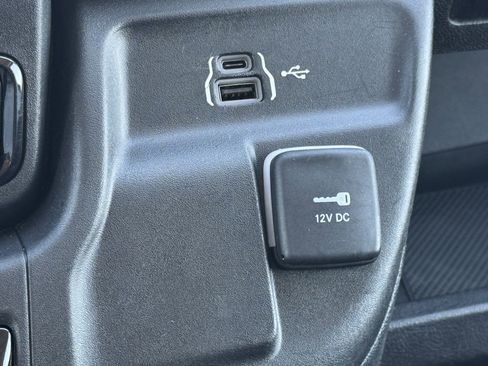 Used 2025 RAM ProMaster 2500 w/ Convenience Group image 13