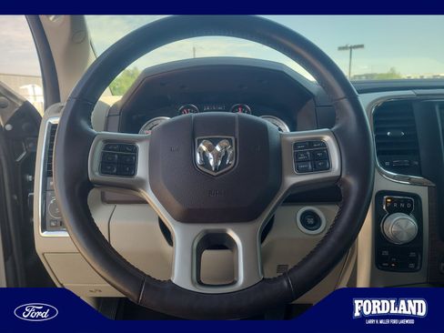 Used 2018 RAM 1500 Laramie w/ Convenience Group AWD/4WD image 9