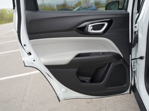 Used 2022 Jeep Compass Limited image 16