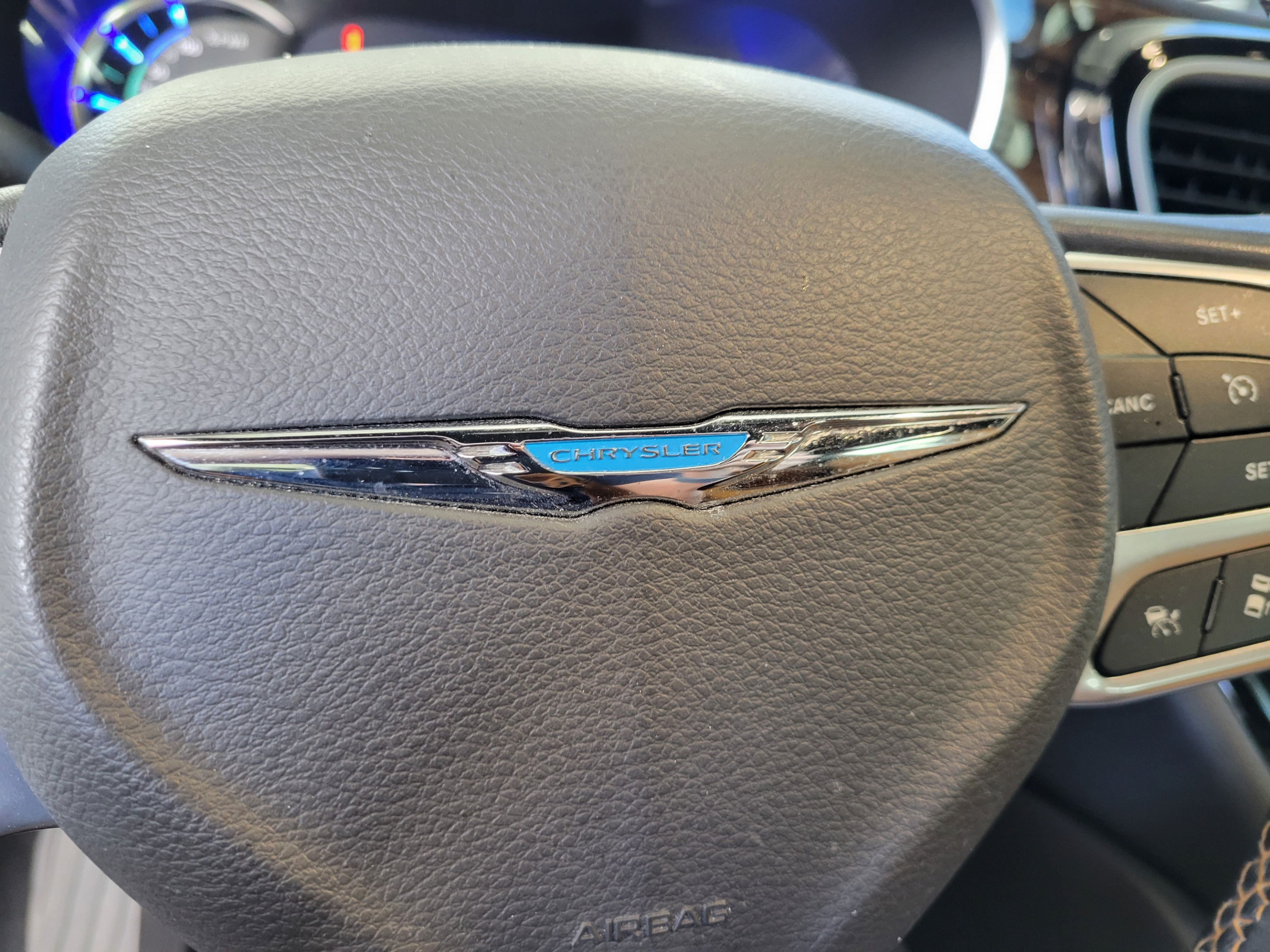 Used 2021 Chrysler Pacifica Pinnacle FWD image 30