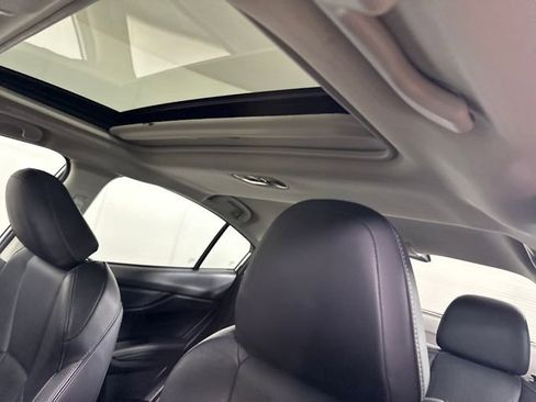 Used 2018 Subaru Impreza 2.0i Limited image 12