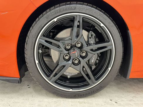 Used 2025 Chevrolet Corvette Stingray Premium Conv w/ Stealth Interior Trim Package RWD image 12