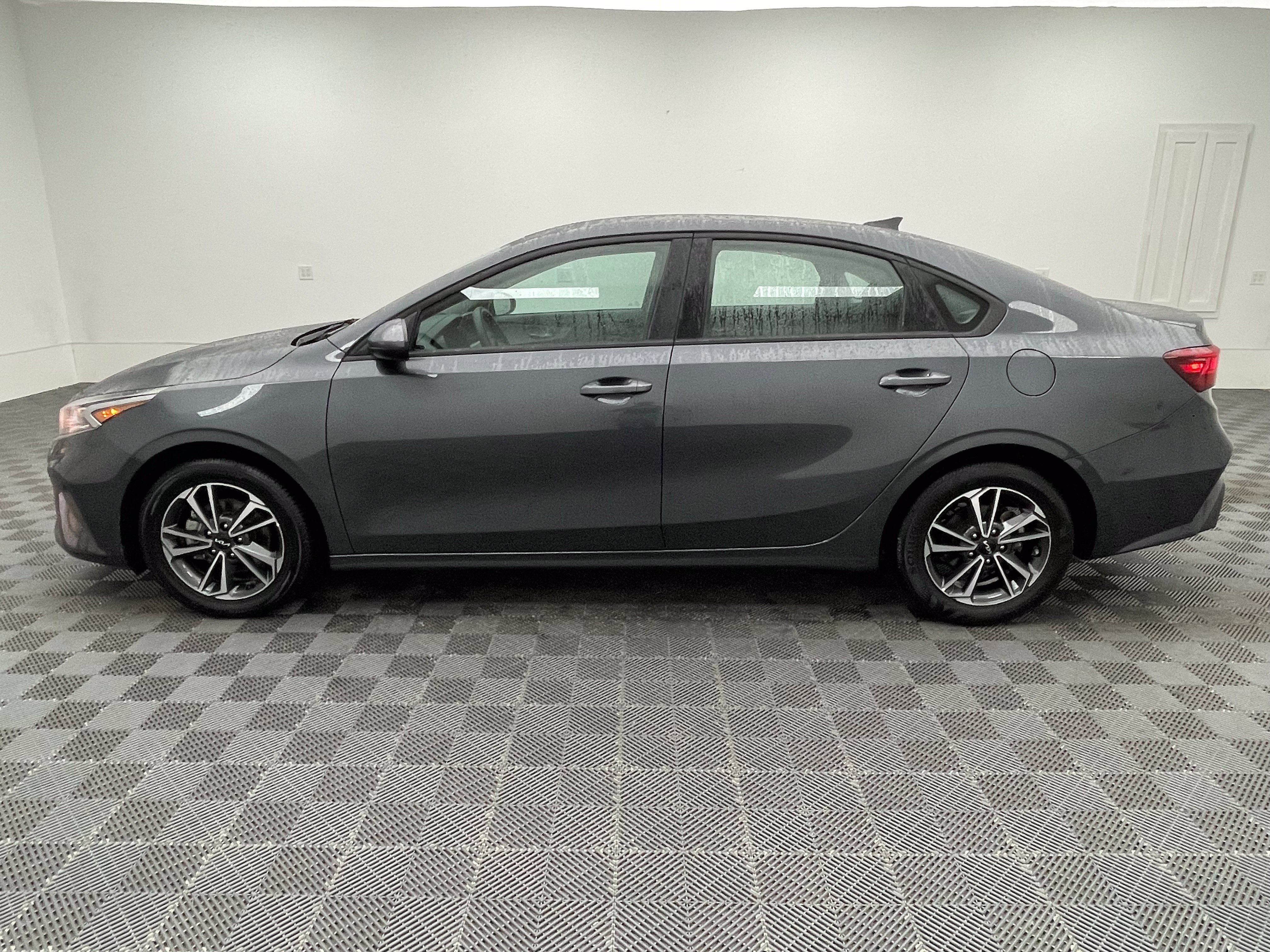 Used 2024 Kia Forte LXS FWD image 10