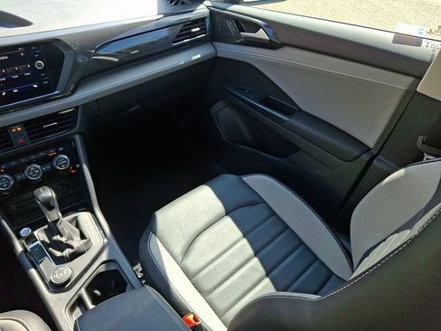 Certified 2023 Volkswagen Taos SEL AWD/4WD image 16