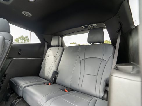 Used 2024 Buick Enclave Essence w/ Experience Buick Package FWD image 11