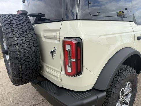 New 2025 Ford Bronco Badlands image 38