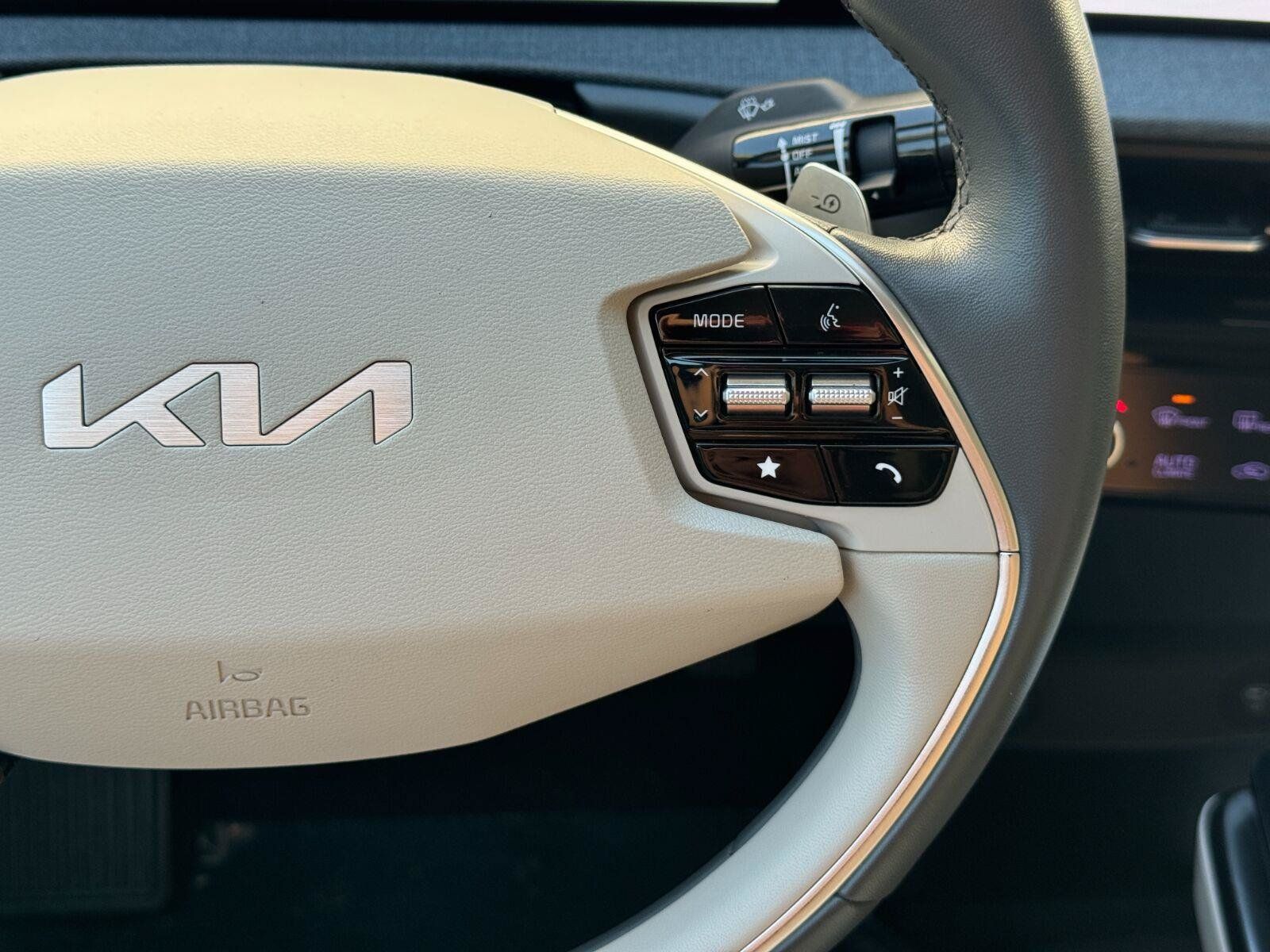 Used 2022 Kia EV6 Wind RWD image 22