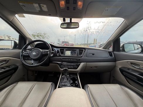 Used 2015 Kia Sedona SX FWD image 29